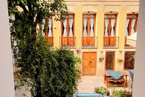 اتاق 3 در اقامتگاه بومگردی شیراز