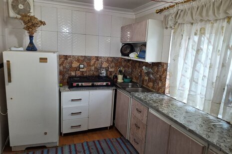 واحد تکخواب در طبقه اول ویلای بابل