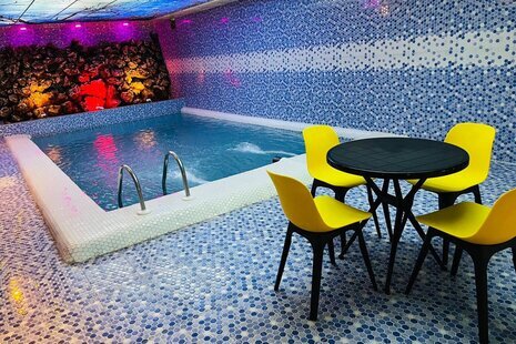 ویلا دوخواب استخر سرپوشیده چناران در چهارباغ