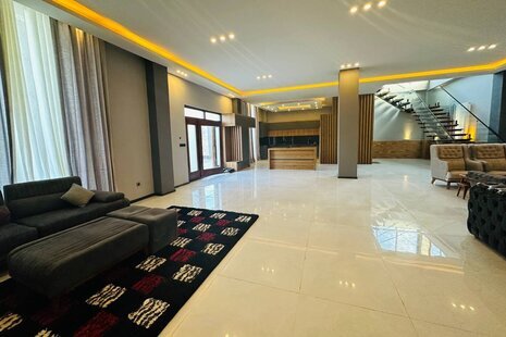 ویلا دوبلکس استخردار سه خواب الماس سیاه درچهارباغ