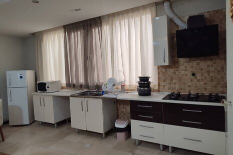 آپارتمان مبله دوخواب طبقه سوم در باغ فیض