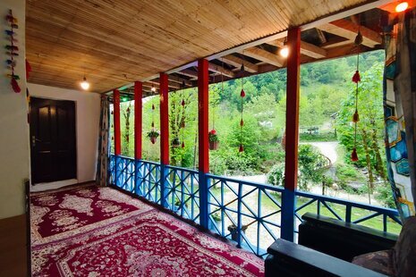 ویلا سنتی دو خواب با چشم انداز رودخانه و جنگل در فومن