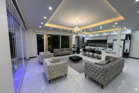 ویلا عمارت 4 خواب دوبلکس استخردار لامور در چهارباغ