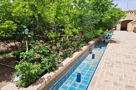 خانه باغ سنتی دوتخت 1 در بومگردی کاشان