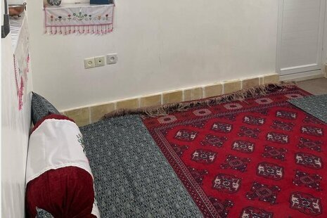 اتاق بهارستان در اقامتگاه بومگردی دامغان