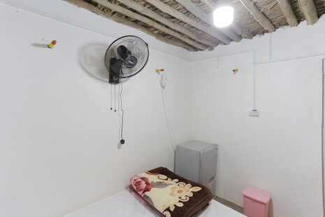 اتاق گل نرگس در بومگری بندر لافت