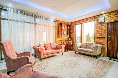 ویلا سه خواب استخرآبگرم در چهارباغ