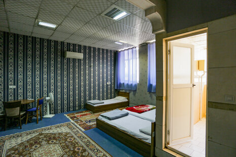 سوئیت 4 نفره در مهمانسرا در مولوی تهران