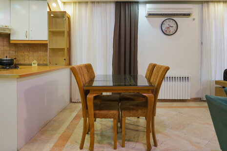 آپارتمان مبله طبقه اول در ونک