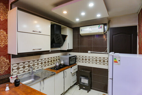 آپارتمان مبله تکخواب طبقه اول در خیابان جی