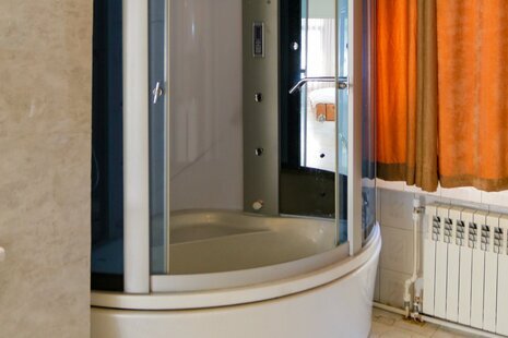 آپارتمان جکوزی دار دوخواب پریمیوم پلازا 4 در سعادت آباد