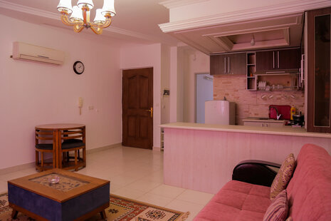 آپارتمان مبله یک خواب درمیرمهنا کیش دنج 13