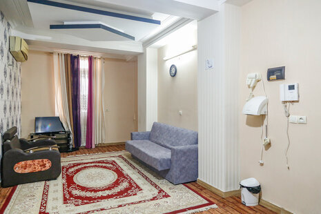 آپارتمان مبله تکخواب 9  امید یک در قشم