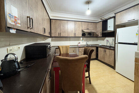 آپارتمان مبله تکخواب 8  امید یک در قشم