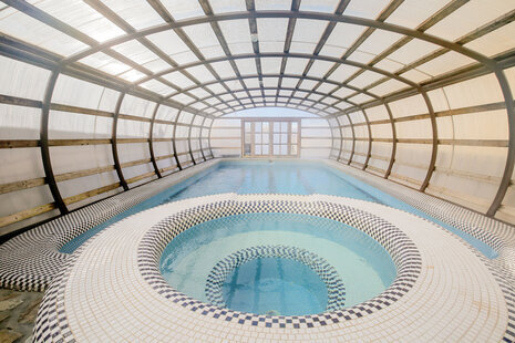 ویلا دوبلکس استخردار روباز سه خواب در شهرک زعفرانیه