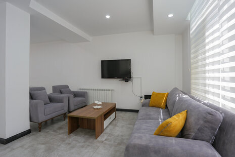 سوئیت مبله همکف در شریعتی