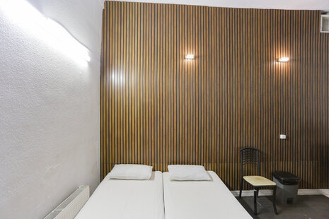 سوئیت اسلامی واحد 202 در بلوار کشاورز