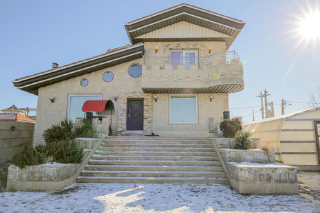 ویلا دوبلکس استخردار روباز سه خواب در شهرک زعفرانیه