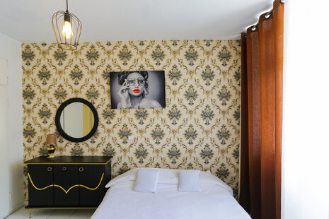 آپارتمان مبله دو خواب در سازمان برنامه 4 با بیلیارد و وان