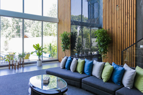 ویلا دوبلکس سه خواب استخردار سرپوشیده باغ بهشت در چهارباغ