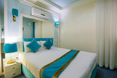 واحد تکخواب(4نفره) درهتل درمشهد