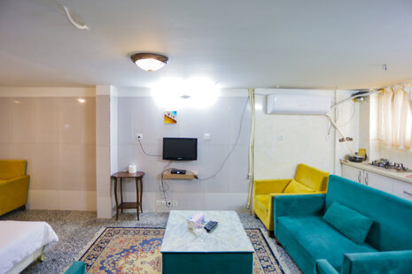 سوئیت زیر همکف گلشن در نارمک