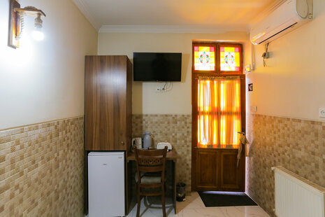 اتاق دونفره با سرویس ایرانی در هتل تهران
