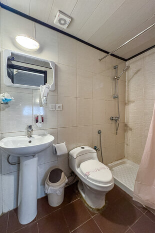 واحد تک خواب 4  نفره در هتل استخردار ساحلی قشم