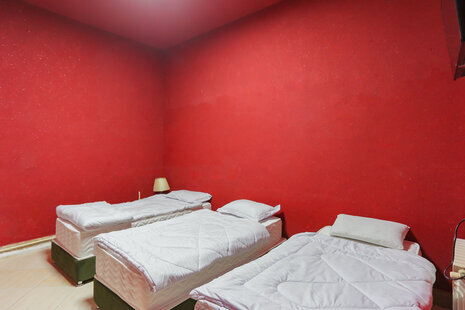 واحد سه نفره 103 در مسافرخانه میدان فردوسی