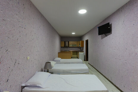 واحد تکخواب پنج نفره VIP در مسافرخانه در میدان فردوسی