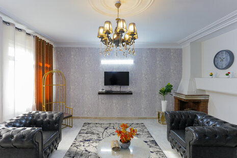 آپارتمان جکوزی دار دوخواب پریمیوم پلازا 4 در سعادت آباد