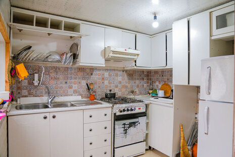 کلبه چوبی استخر آبگرم در رامسر