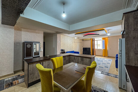 آپارتمان مبله دوخواب 1  امید یک در قشم