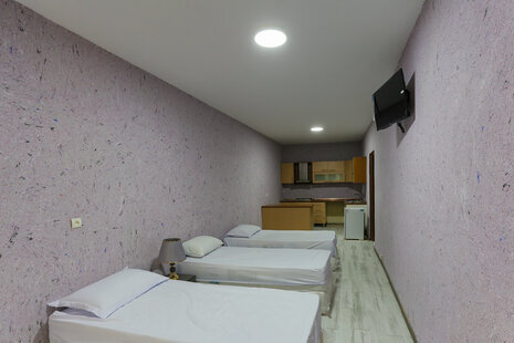 واحد تکخواب پنج نفره VIP در مسافرخانه در میدان فردوسی