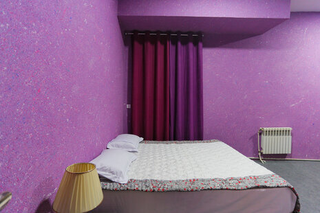 واحد دو نفره در مسافرخانه در میدان فردوسی