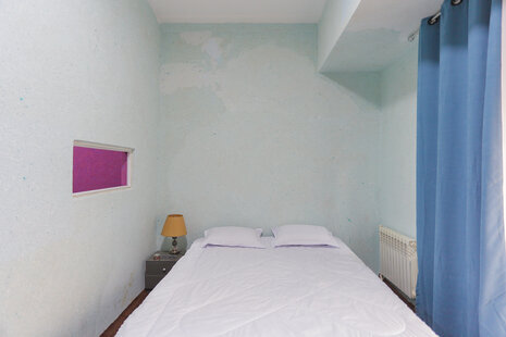 واحد تکخواب چهار نفره 108 در مسافرخانه میدان فردوسی