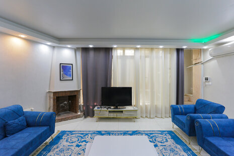 آپارتمان مبله تکخواب همکف حیاط سبز در نیاوران