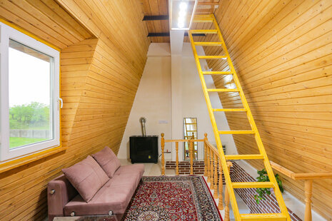 کلبه دوبلکس آرام در روستا چوبر