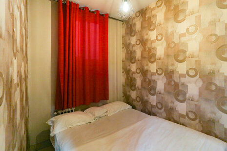 آپارتمان مبله تکخواب طبقه اول در خیابان جی