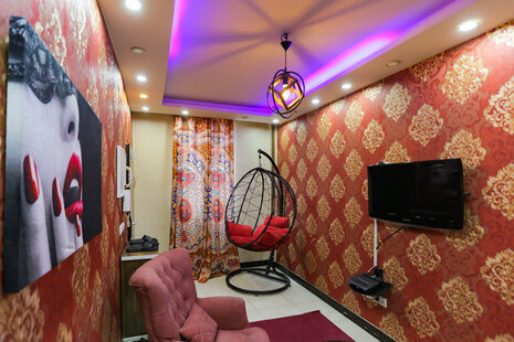 آپارتمان مبله تکخواب طبقه اول در خیابان جی