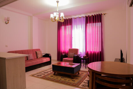 آپارتمان مبله یک خواب درمیرمهنا کیش دنج 13