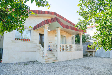 ویلا باغ استخردار دوخوابه در رامسر