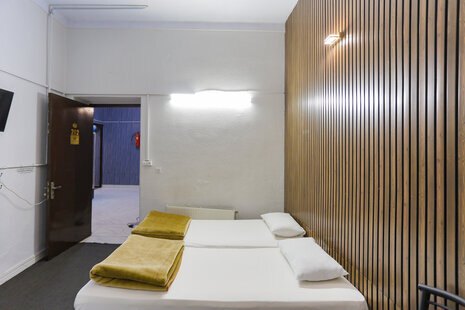 سوئیت اسلامی واحد 202 در بلوار کشاورز