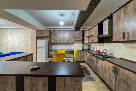 آپارتمان مبله دوخواب 1  امید یک در قشم