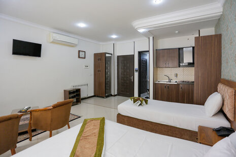 اتاق(3نفره)هتل آپارتمان در مشهد