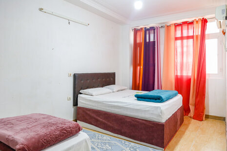 آپارتمان مبله دوخواب 7  امید یک در قشم