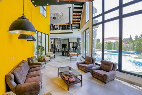 ویلا دوبلکس سه خواب مبله در چهارباغ