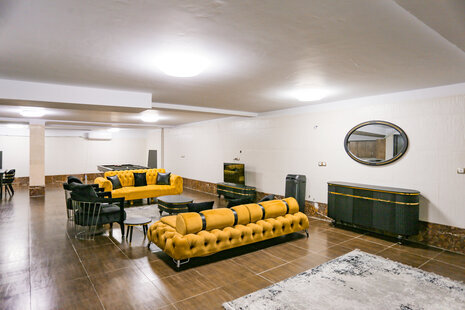 آپارتمان مبله (بیلیارد دار) زیر همکف دو خواب در فاطمی