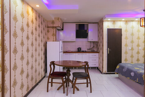 آپارتمان مبله تکخواب طبقه همکف در خیابان جی