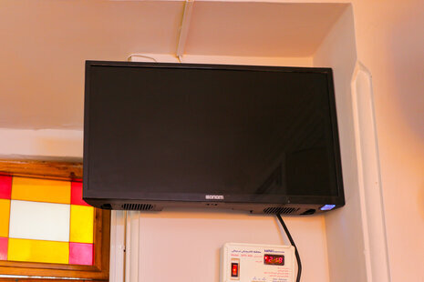 اتاق یک نفره با سرویس فرنگی در هتل تهران